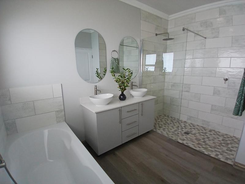 3 Bedroom Property for Sale in Stilbaai Wes Western Cape